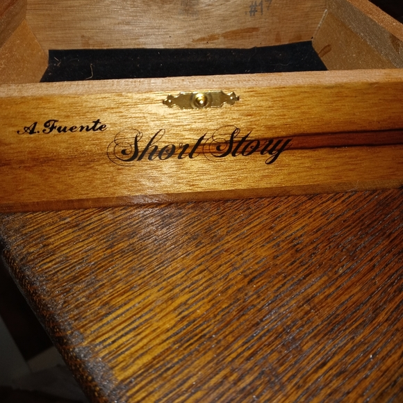 Old cigar box - Picture 3 of 4